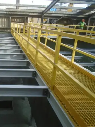 FRP grating panels for industrial flooring and walkways